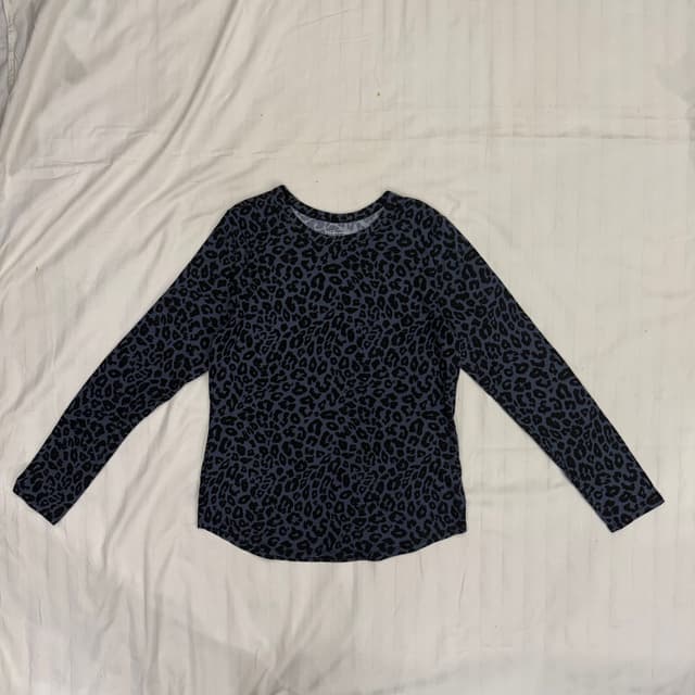 Women’s ribbed long-sleeve crewneck top (lightweight sweatshirt) Size XL /XG (15- 17)